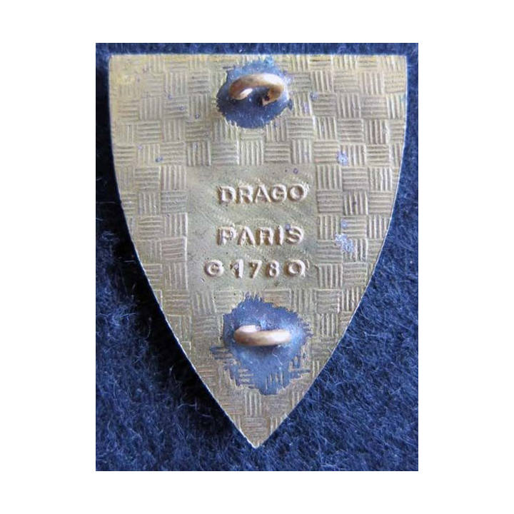 32° SIM : insigne métallique de la 32° section d’infirmiers militaires de fabrication Drago Paris G. 1780