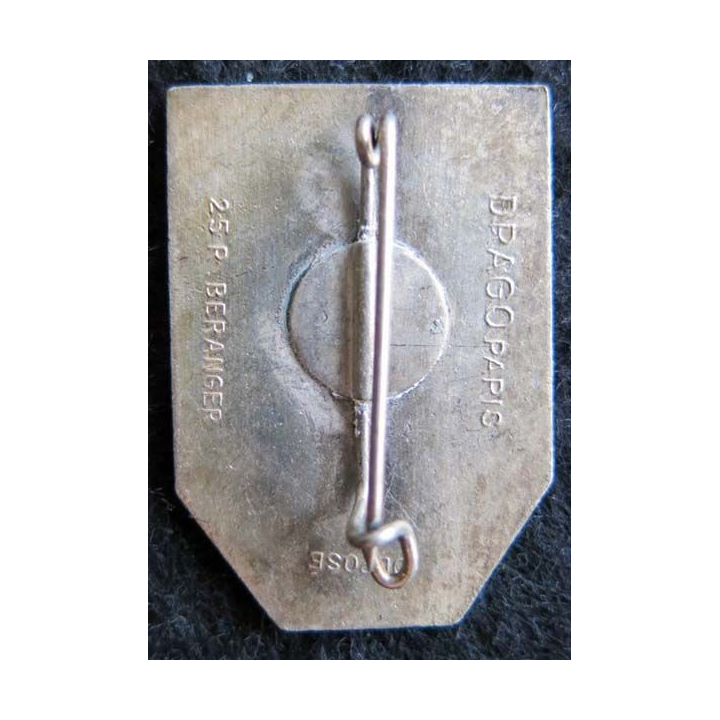 INTENDANCE 9° RM : insigne de l'intendance de la 9° région militaire de fabrication Drago rue Béranger en émail