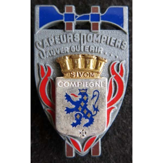 POMPIERS : insigne métallique des sapeurs pompiers de Compiègne de fabrication Fraisse Paris