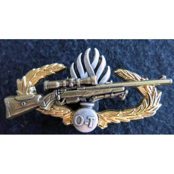 GENDARMERIE : : insigne métallique de brevet d'observateur tireur de fabrication Boussemart 2006