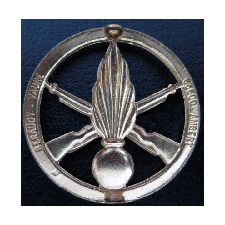 INFANTERIE : Insigne béret infanterie de fabrication Béraudy Vaure
