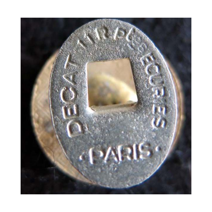 TOURISME ET TRAVAIL : insigne métallique de boutonnière Tourisme et Travail TT en émail Decat Paris fixation patte ovale