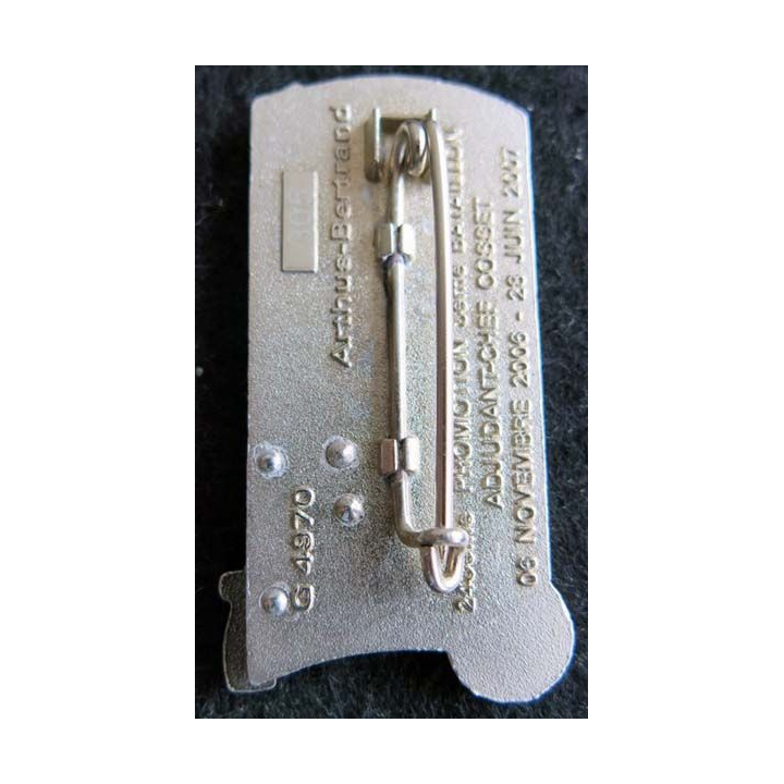 PROMOTION ENSOA : insigne de promotion Adc Cosset de fabrication Arthus Bertrand G. 4970 numéroté 305