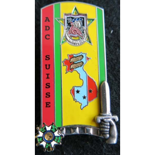 PROMOTION ENSOA : insigne de promotion Adc Suisse de fabrication Arthus Bertrand G. 4971 numéroté 273
