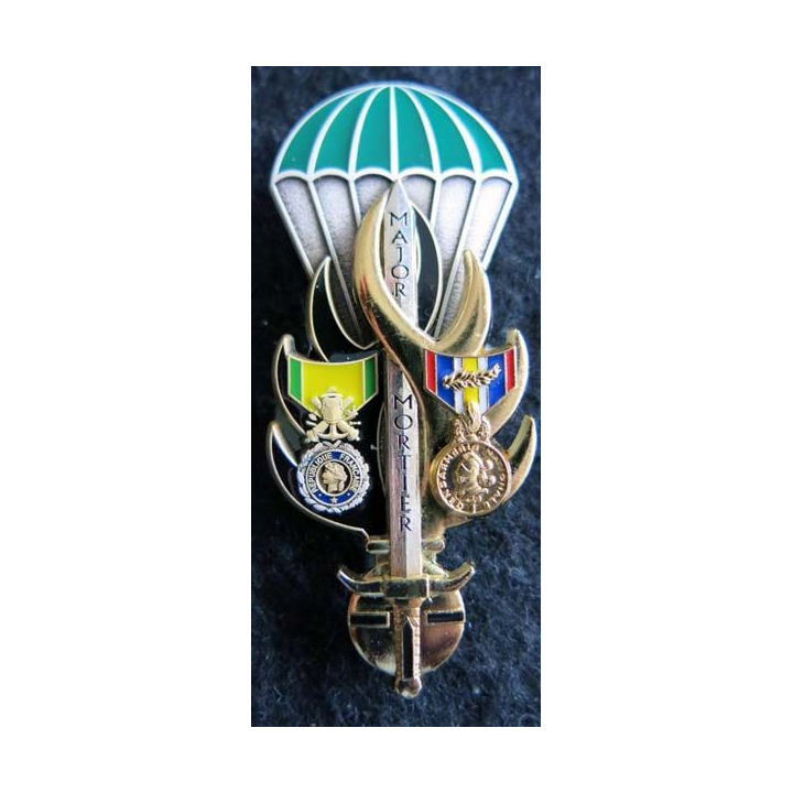 PROMOTION ESOGN : insigne métallique de la promotion Major Mortier Arthus Bertrand Paris GN. 0329