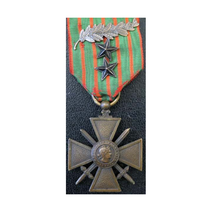Croix de guerre 1914-1918 en bronze avec 1 palme et deux clous