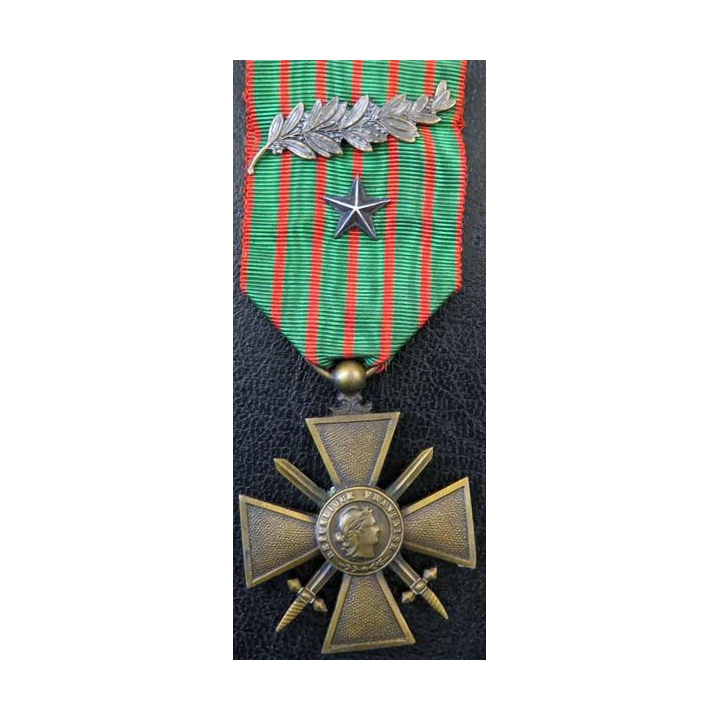Croix de guerre 1914-1917 avec deux citations (palme et étoile bronze)