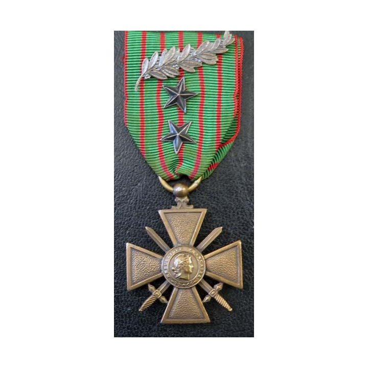 Croix de guerre 1914-1918 en bronze avec 1 palme et deux clous