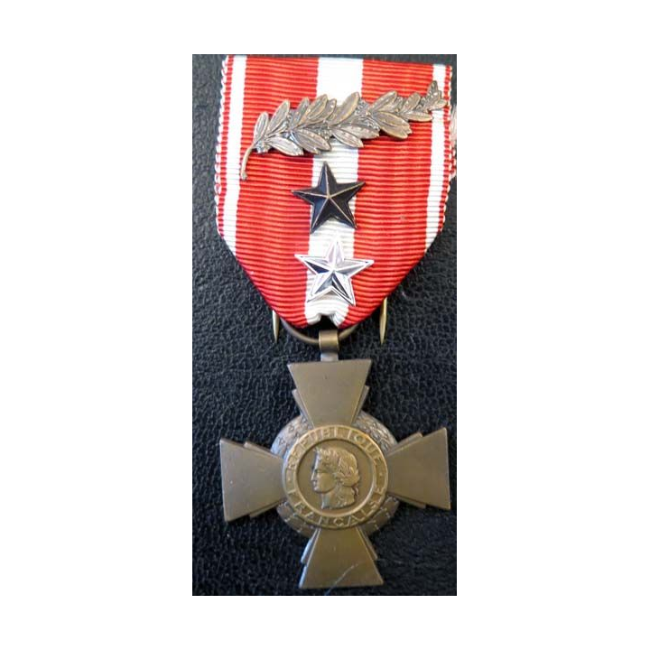Croix de la valeur militaire en bronze avec 3 citations
