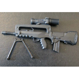 FAMAS en réduction de 16 cm de longueur avec lunette de visée et  trépied