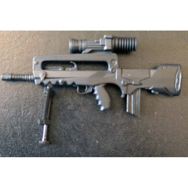 FAMAS en réduction de 16 cm de longueur avec lunette de visée et  trépied