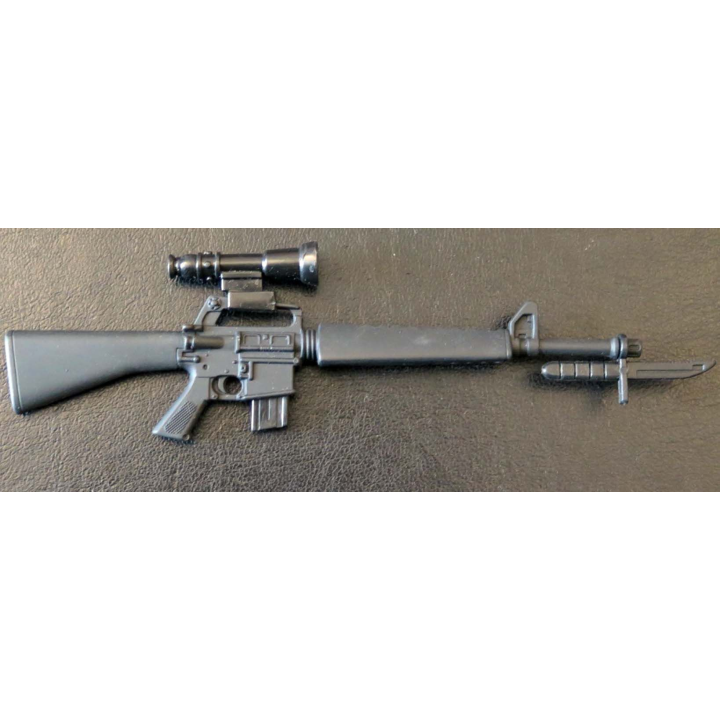 Fusil d'Assaut US M 16 en réduction de 17 cm de longueur avec lunette et baïonnette
