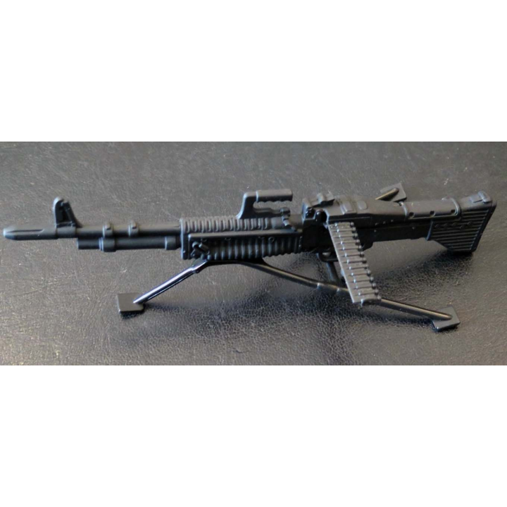 Mitrailleuse M 60 en réduction de 17,5 cm de longueur avec deux trépieds