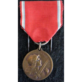 FRANCE  : médaille commémorative de la bataille de Verdun 1916  Modèle VERNIER