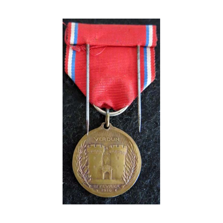 FRANCE  : médaille commémorative de la bataille de Verdun 1916  Modèle VERNIER