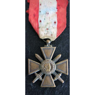 FRANCE : Croix de guerre des théâtres d'opérations extérieures en bronze dos bombé (220)