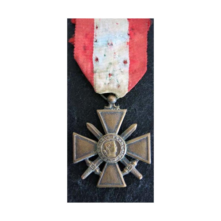 FRANCE : Croix de guerre des théâtres d'opérations extérieures en bronze dos bombé (220)