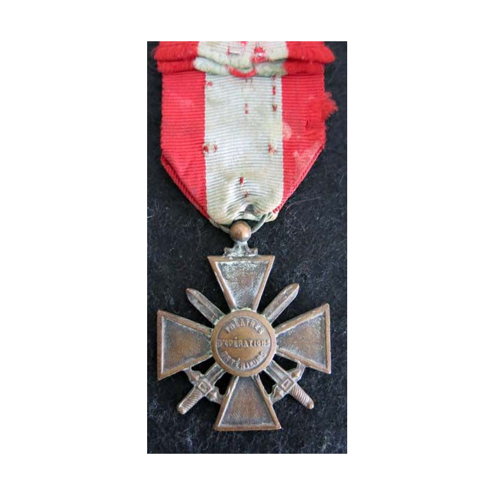 FRANCE : Croix de guerre des théâtres d'opérations extérieures en bronze dos bombé (220)