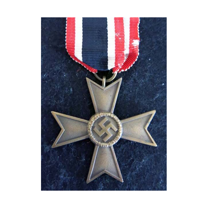 ALLEMAGNE  : croix du Mérite de guerre de deuxième classe avec ruban