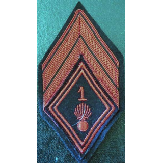 LOSANGE DE BRAS MODÈLE 45 : caporal engagé du 1° régiment d'Infanterie