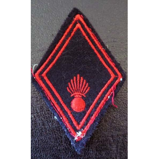 LOSANGE DE BRAS MODÈLE 45 : régiment d'Infanterie troupe sans numéro grenade en bas