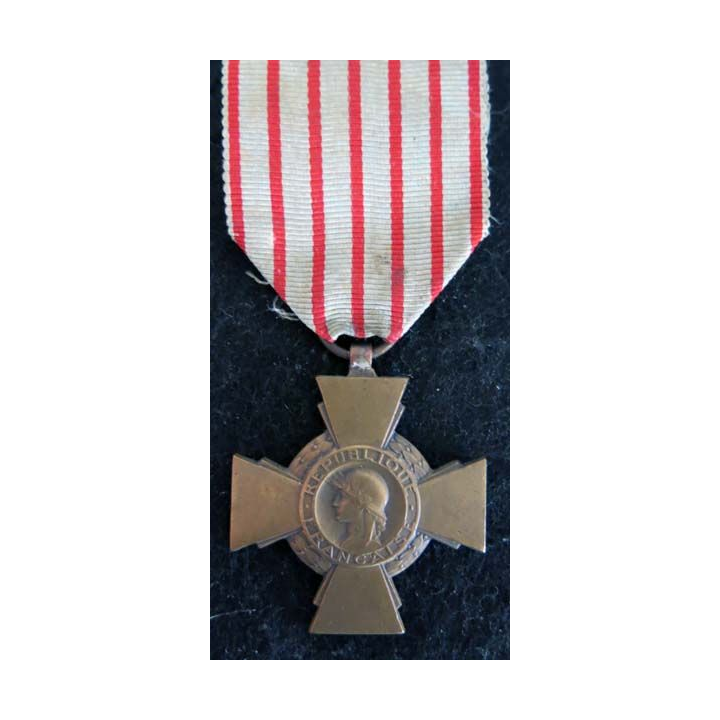 FRANCE : Croix du combattant en bronze ruban défraichi
