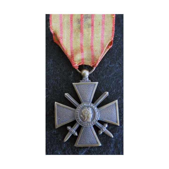 FRANCE : croix de guerre 1914-1918 en bronze avec ruban défraichi 1 citation