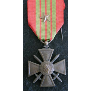 FRANCE : croix de guerre militaire 1939 en bronze avec ruban 1 citation (étoile de bronze)