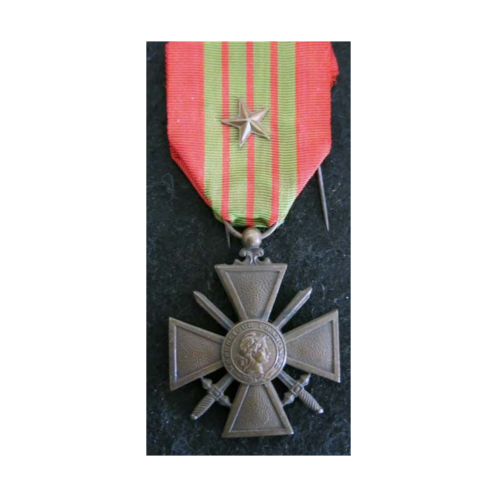 FRANCE : croix de guerre militaire 1939 en bronze avec ruban 1 citation (étoile de bronze)