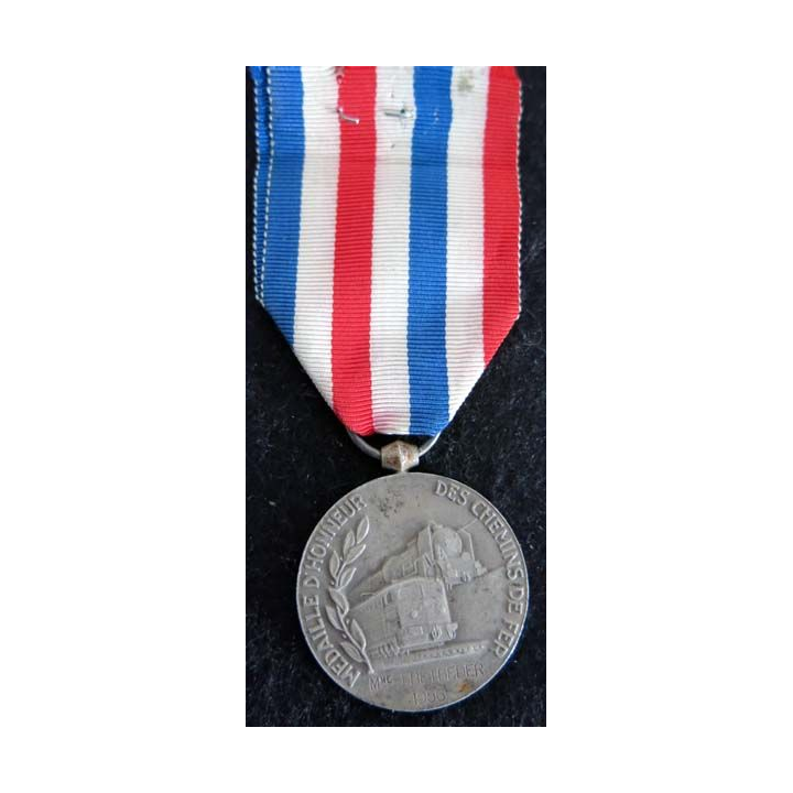FRANCE : médaille d'honneur des chemins de fer attribuée en 1956 à Mme BETBEDER fabrication Georges Guiraud en bronze argenté