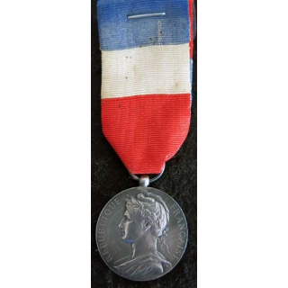 FRANCE : Médaille du travail du ministère du commerce et de l’industrie en argent attribuée à M. Candau en 1925 (222)