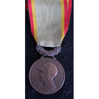 FRANCE : médaille de la société d’encouragement au dévouement en bronze (222)