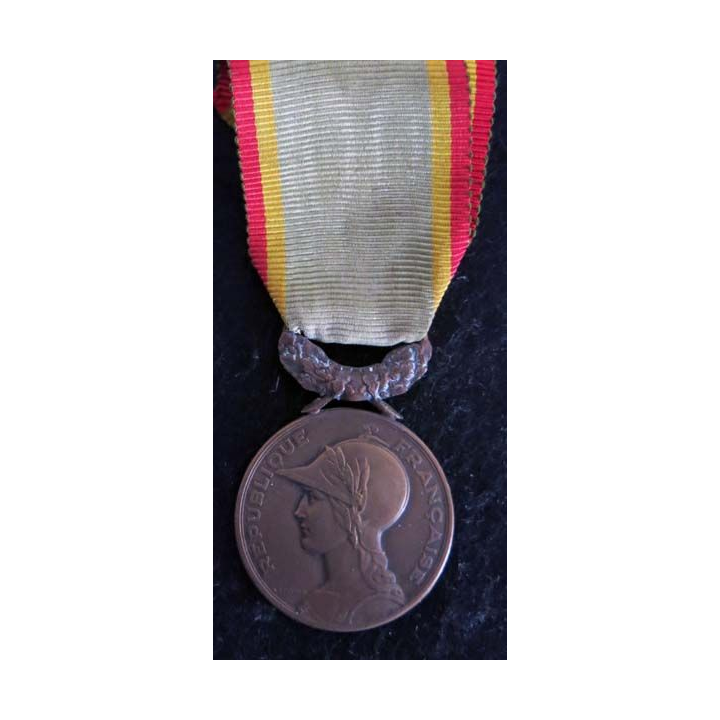 FRANCE : médaille de la société d’encouragement au dévouement en bronze (222)