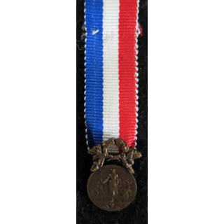FRANCE : Médaille miniature d'acte de courage et dévouement du Ministère de l'Intérieur en bronze (224)