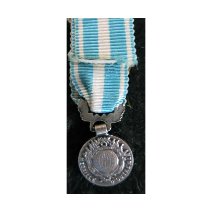 FRANCE : médaille miniature française d'outre mer en métal argenté avec une barrette Mauritanie et Tchad (224)