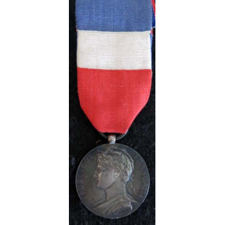 FRANCE : Médaille du travail du ministère du commerce et de l’industrie en argent attribuée à A.F. Languet en 1925