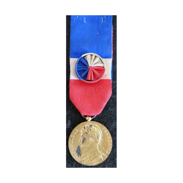 FRANCE : Médaille d'Honneur du Travail Or modèle 1956 attribuée à J-B. Crowin en 1958