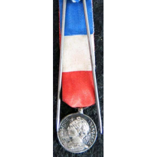 FRANCE : Médaille miniature du travail du ministère du commerce et de l’industrie argent