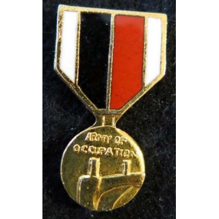 USA : Épinglette de la médaille Army of Occupation Medal  (4448)