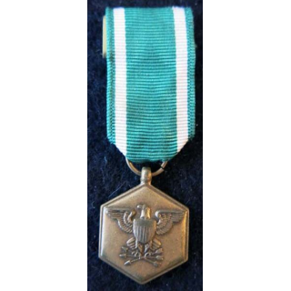 USA : Médaille miniature de la Commendation Medal pour l'US Navy et le Marine Corps (4413)