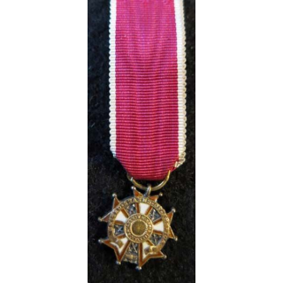 USA : Médaille miniature de la Legion of Merit en émail (4396)