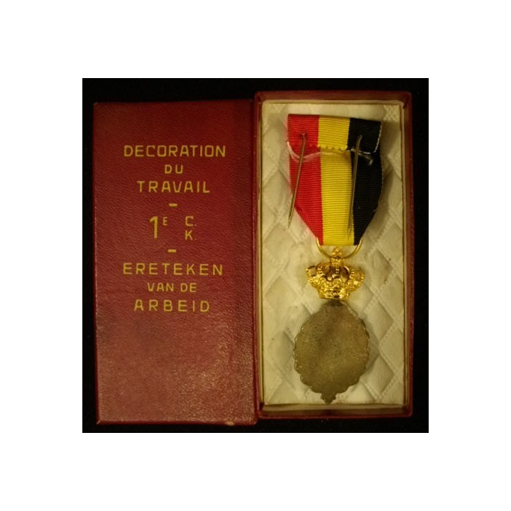 BELGIQUE : médaille du travail 1° classe dans sa boite