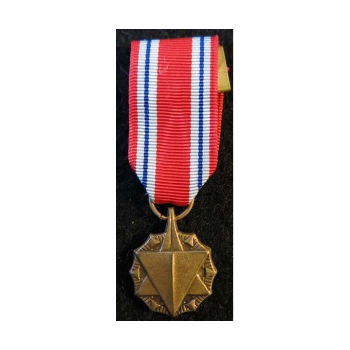 USA : Médaille miniature de la Combat Readiness Medal USAF (4476)