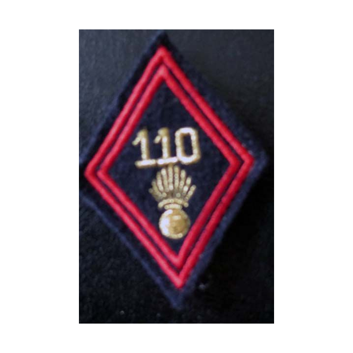 LOSANGE DE BRAS MODÈLE 45 : 110° régiment d'Infanterie cadre sur scratch