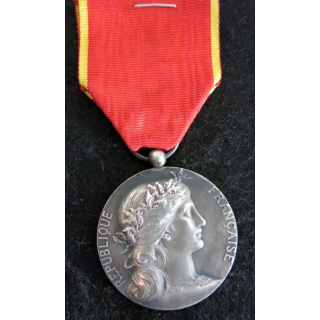 FRANCE :  Médaille de la société industrielle de l’Est en argent attribuée à M. E. Mangin (221)
