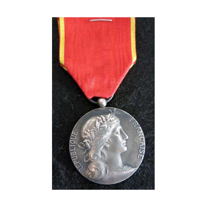 FRANCE :  Médaille de la société industrielle de l’Est en argent attribuée à M. E. Mangin (221)