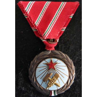 HONGRIE: médaille du travail de la république de Hongrie 1954-1963 en émail