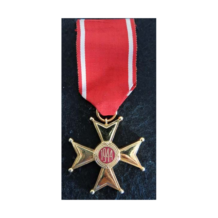 POLOGNE : médaille de l'ordre de la Pologne restaurée daté 1944 en émail