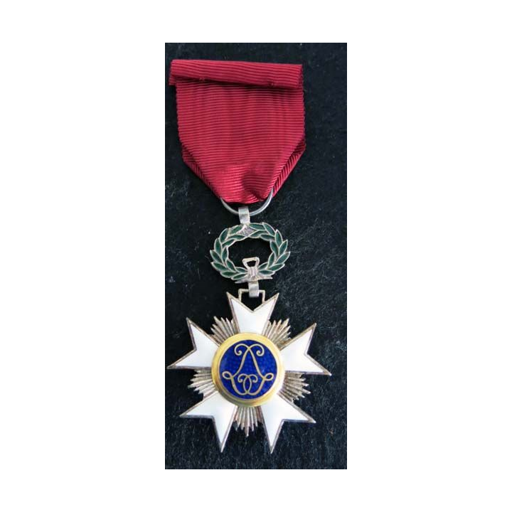 BELGIQUE : croix de chevalier de l'Ordre de la Couronne belge en émail