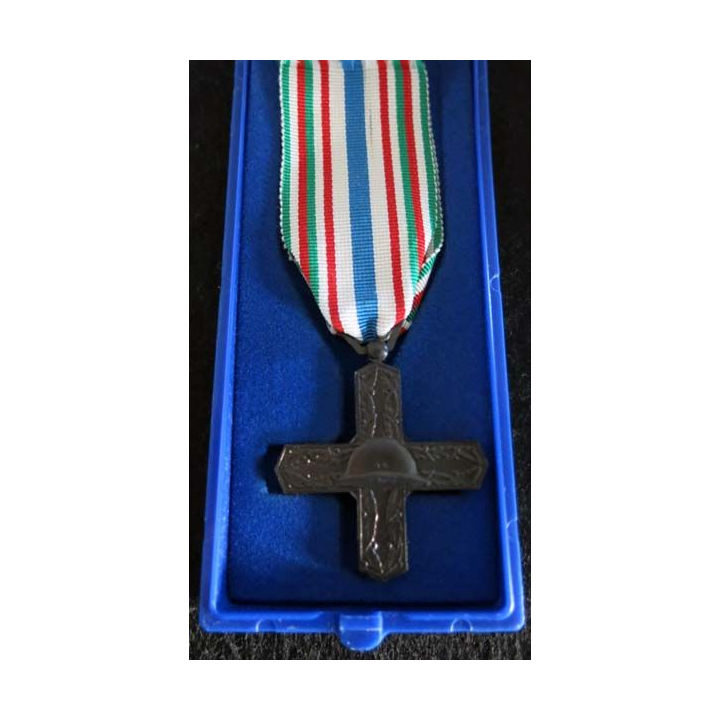 ITALIE : médaille de l'Ordre de Vittorio Veneto de la République italienne